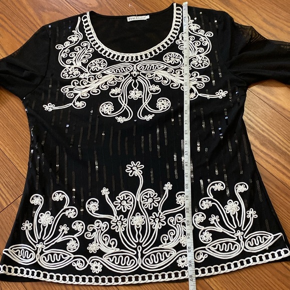 First Choice women’s elbow sleeve scoop neck sheer crochet accent sequins top - Picture 10 of 13